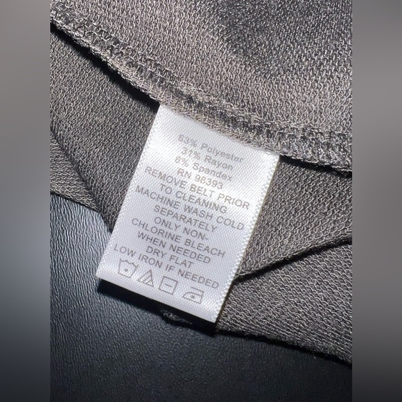 Kris Jenner Kollection Cold Shoulder Tunic Top Dark Army Green Size XS EUC - Picture 5 of 5